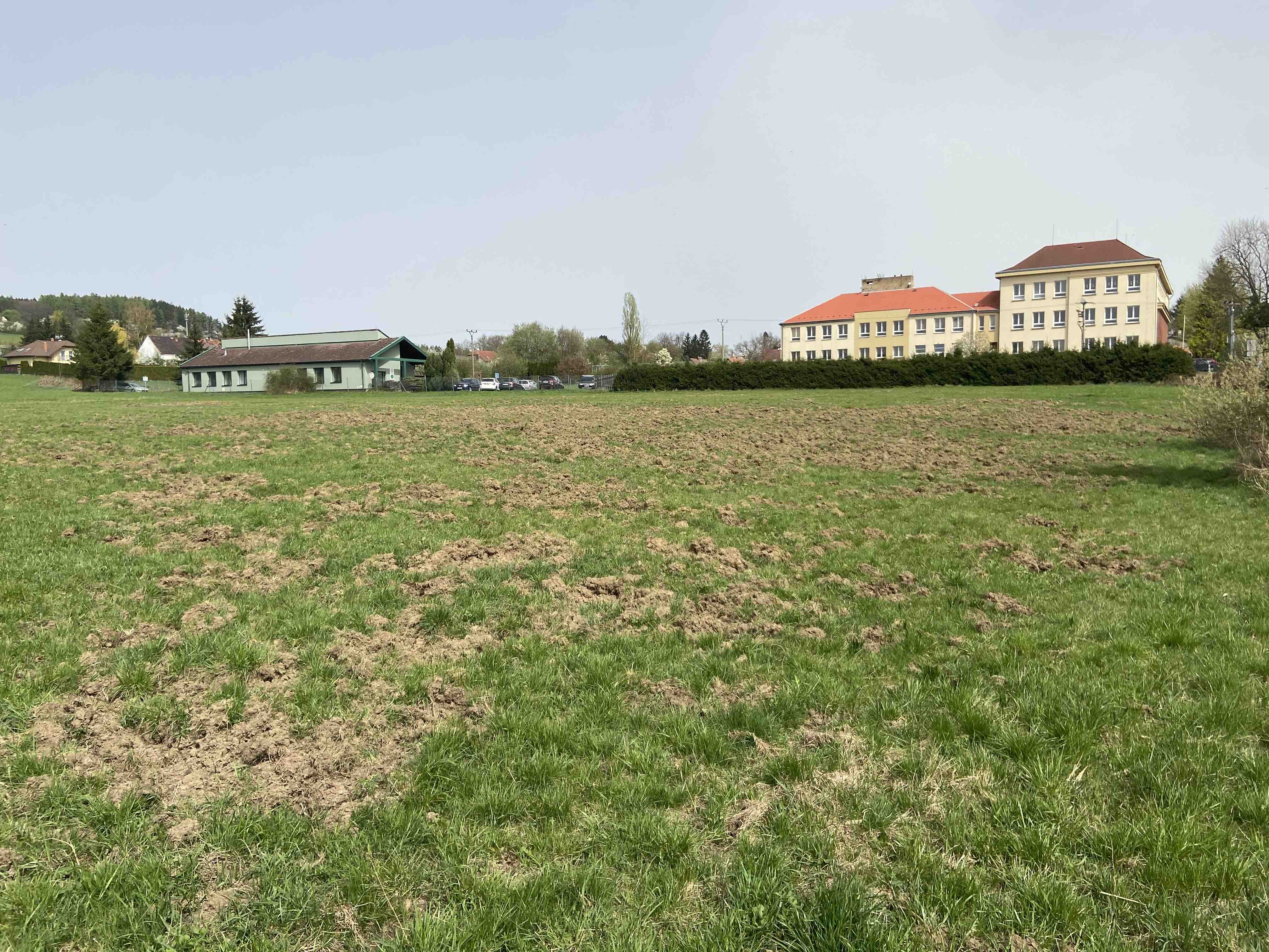 Pozemek Možnost až tří pozemků pro malou komunitu lidí v Mýtě nedaleko Rokycan.